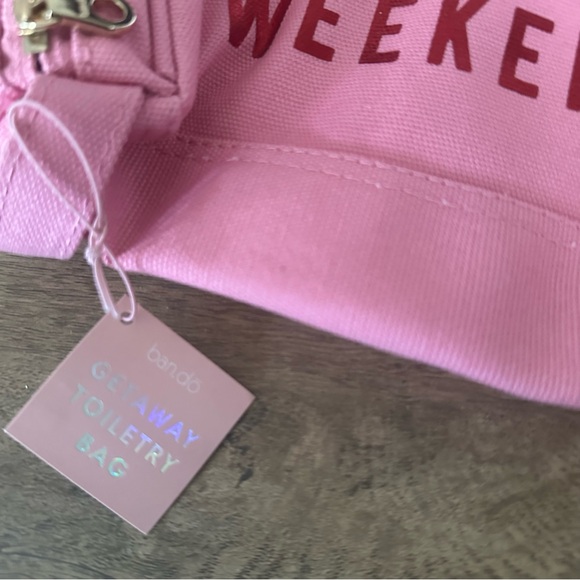 ban.do The Getaway Toiletries Bag - Available For Weekends - Picture 6 of 9